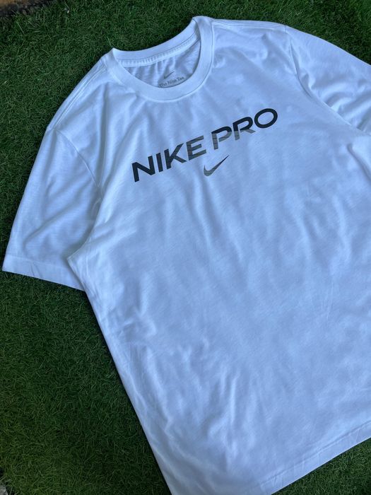 Мъжка блузка : THE NIKE TEE PRO L