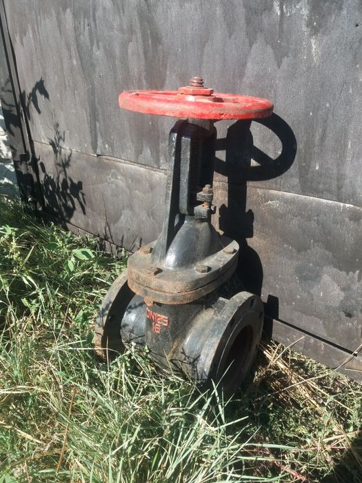 Продам задвижку новая