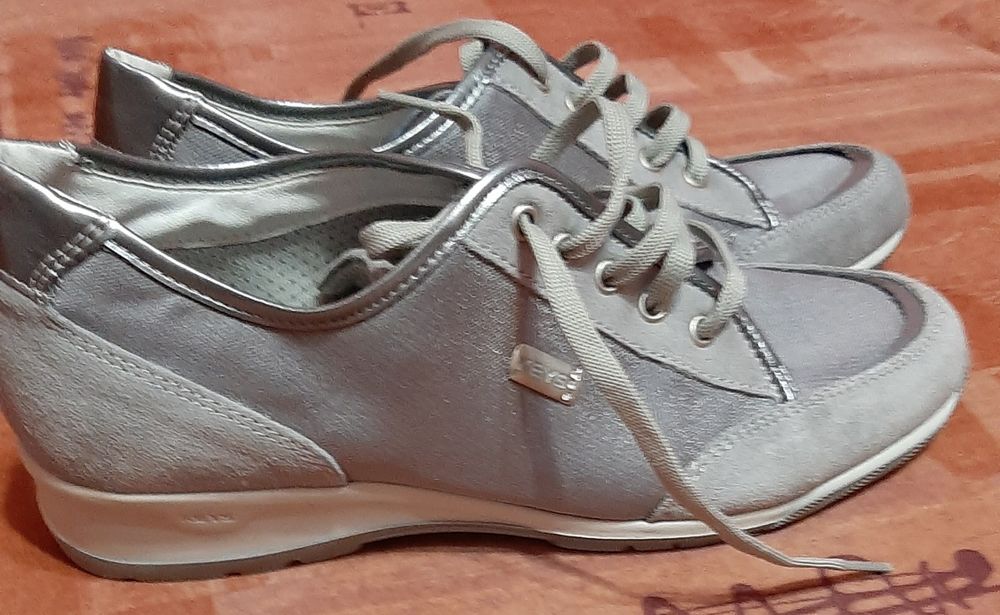 Vand pantofi dama nr.40,noi fara eticheta