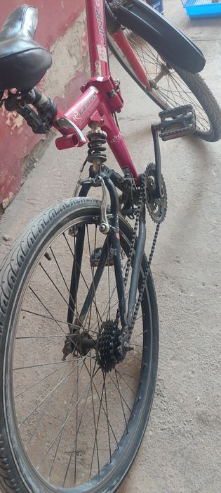 Велосипед крассный скоростной