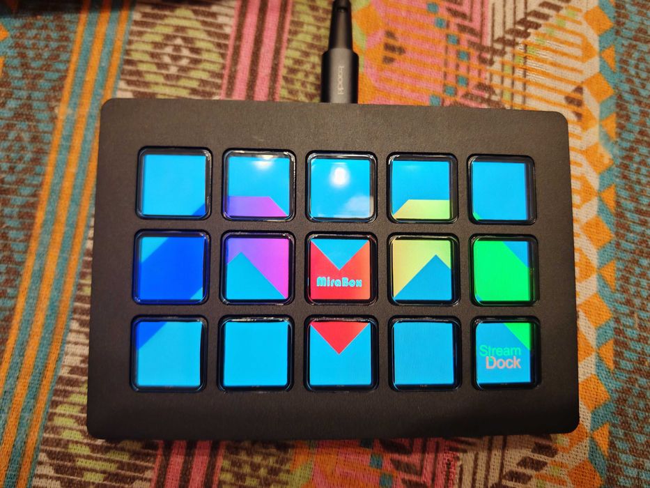 Stream Dock 15 бутона – контролер за стрийминг и бързи команди