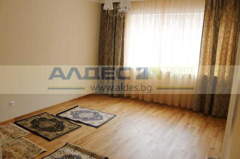 Дава се под наем Тристаен апартамент в София, Център - 150 кв.м за 2100 € - Снимка #7