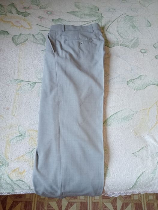 Продам мужской костюм