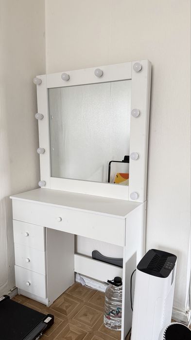 Туалетный столик