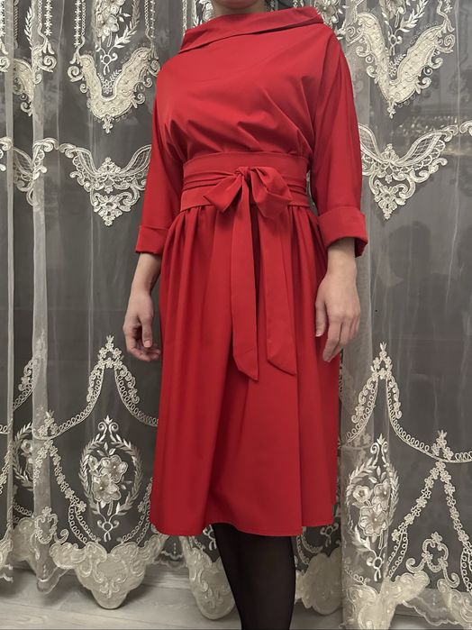 Женская одежда, платья.