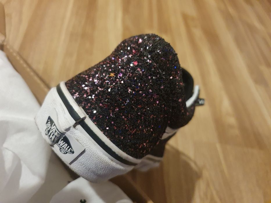 Pantofi Noi Vans "Off The Wall" șireturi Cartoon Network marimea 38