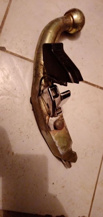 Теглич за кола Тойота