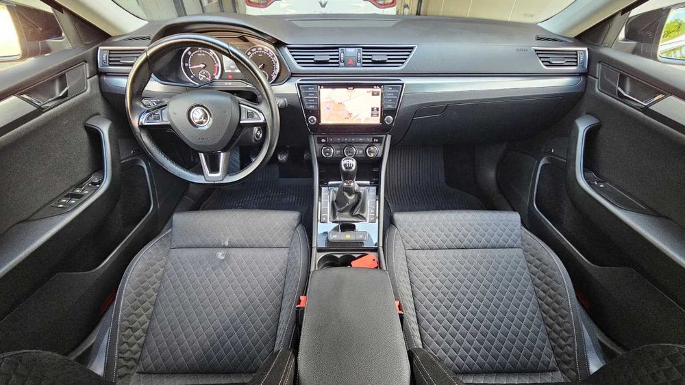Skoda Superb STYLE 2017 2.0TDI 150cp Manual / Distronic LINE Keyless Canton / TOP