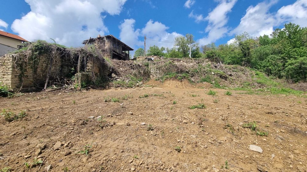 Габрово, с. Борики Имот с стара къща