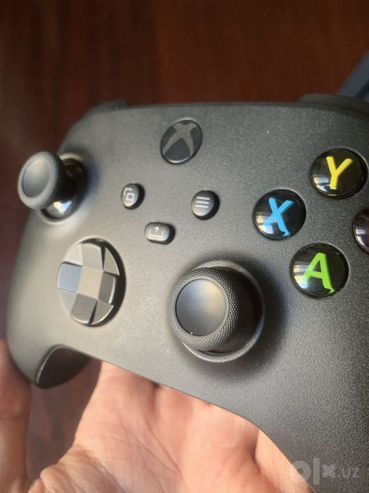 Xbox series X 1tb. 1 ta gamepad ideal.