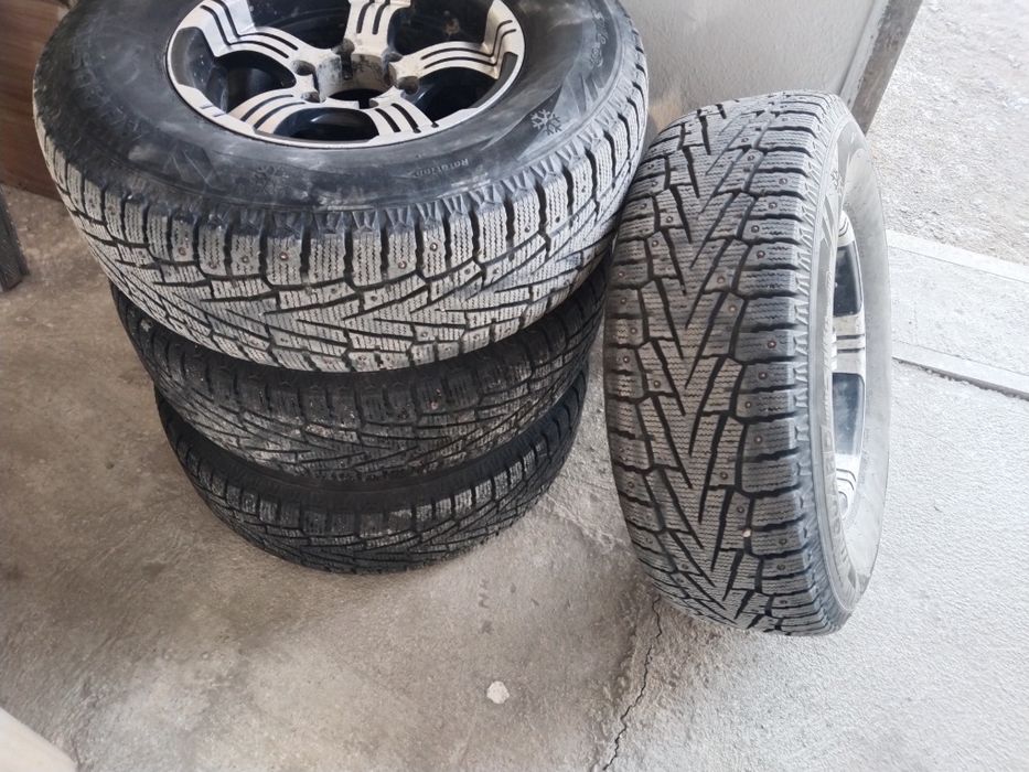 Шыный с диском в отличном состоянии