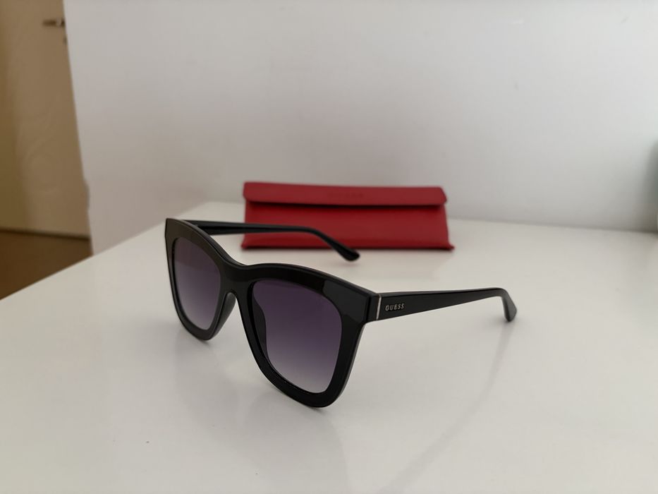 Слънчеви очила Guess