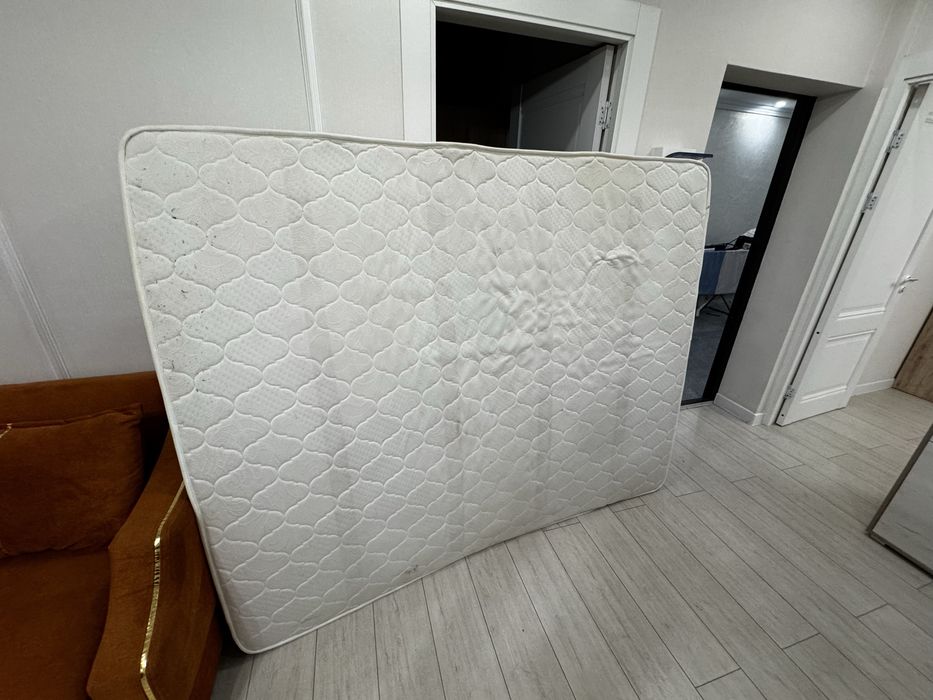 Продам Матрас 200/160