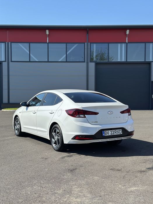 HYUNDAI Elantra 2019 — imagine 3