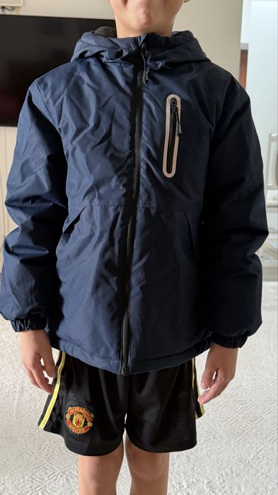 Продам куртку на мальчика