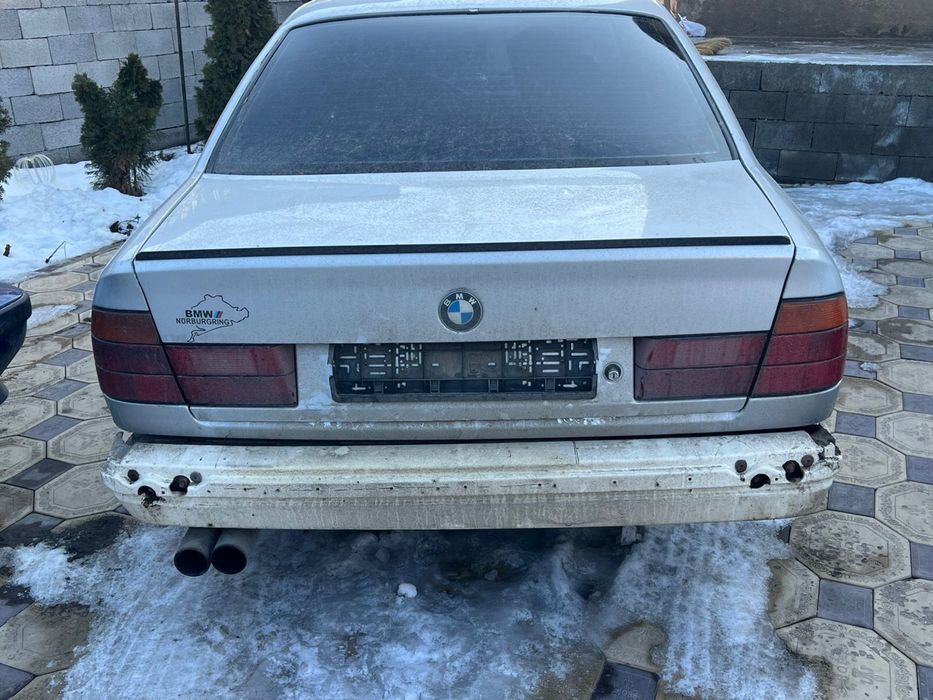 Продам машину бмв е34