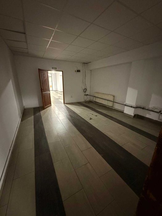 Inchiriez spațiu comercial central 90 mp !