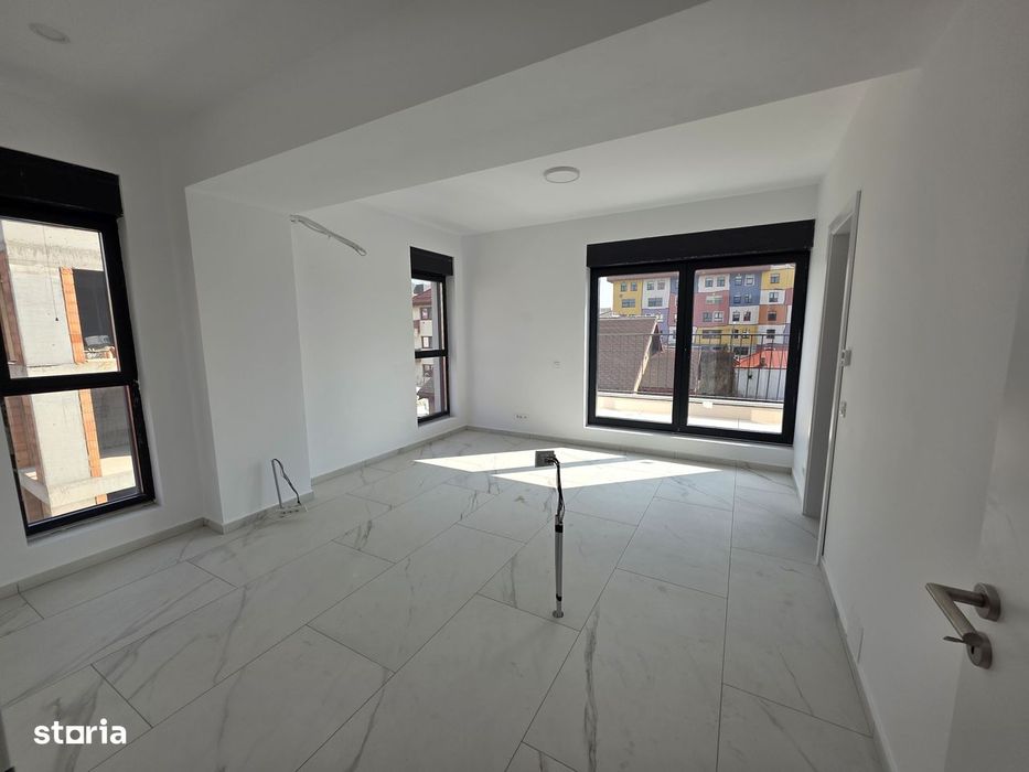 Apartament  cu 4 camere de inchiriat in zona Aviatiei