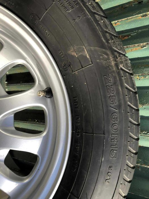 Roata noua cu cauciuc  BMW  pe 15  / roti  / 400 lei !