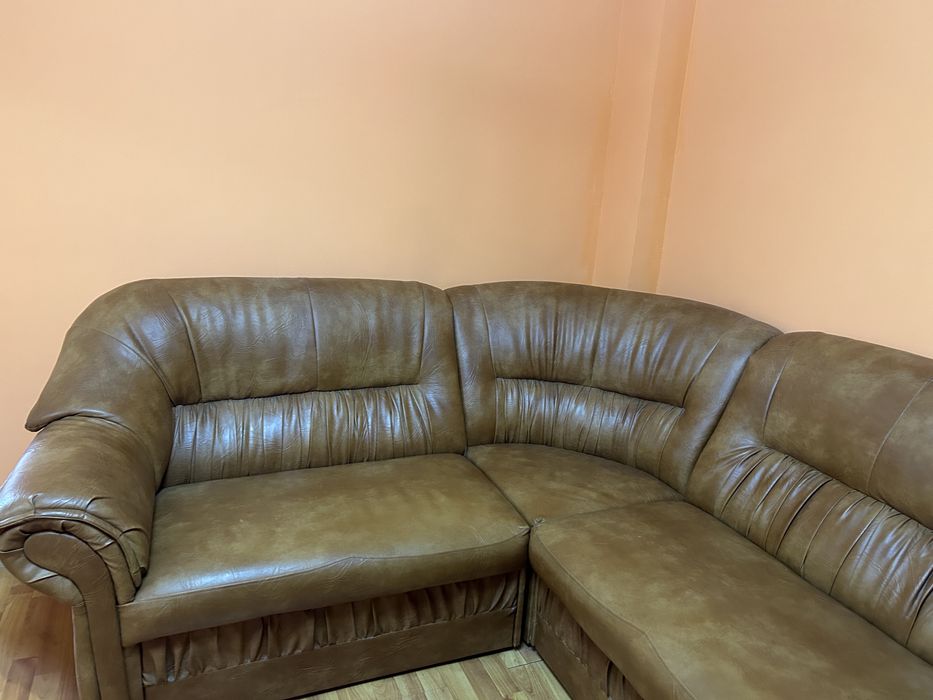 colțar extensibil din piele și fotoliu