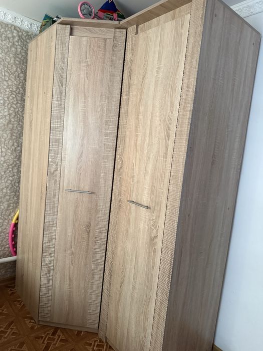 Продаеться шкаф с комодом 55000