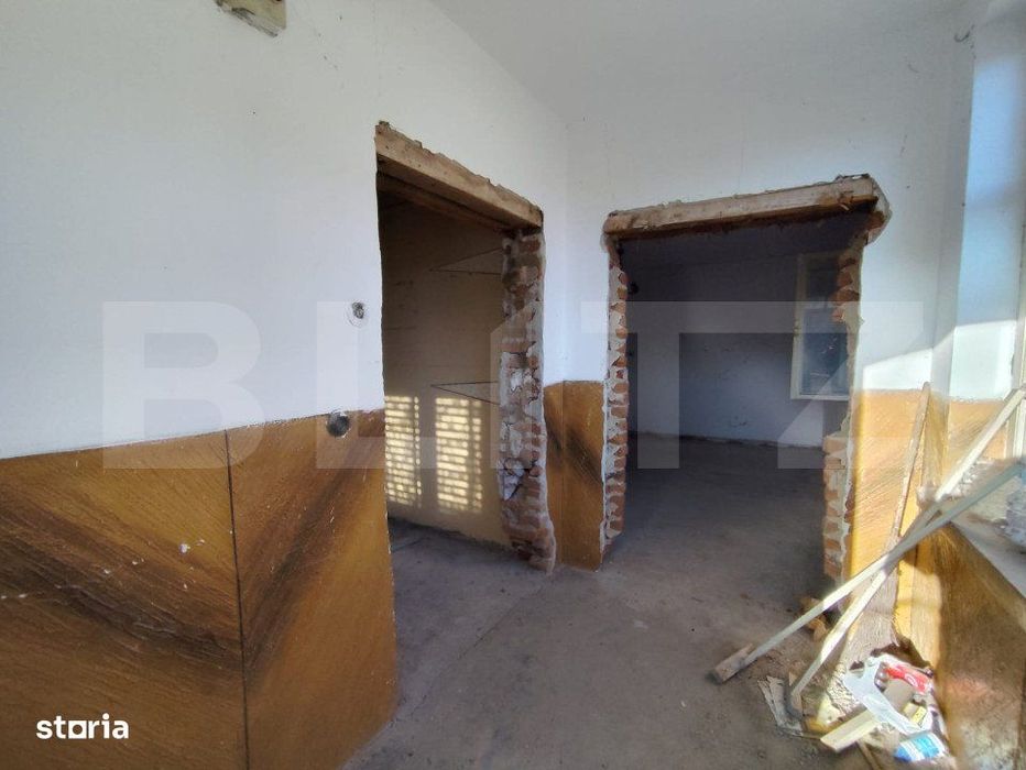 Casa individuala, 2 camere, 2619 mp teren, zona Paclisa