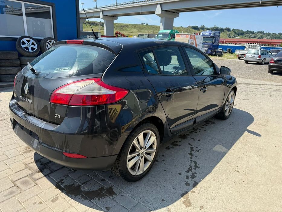 Dezmembrez / Dezmembrari / Piese Renault Megane 3 1.5 dci K9K 832 2011
