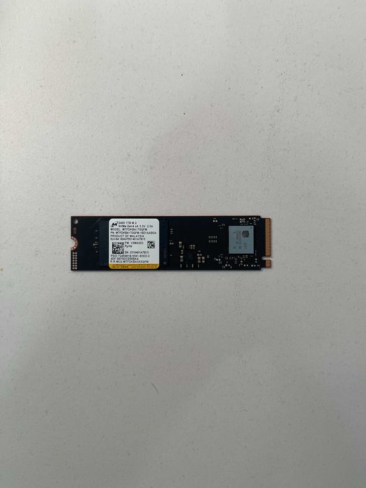 SSD Micron 2400 объемом 1 ТБ