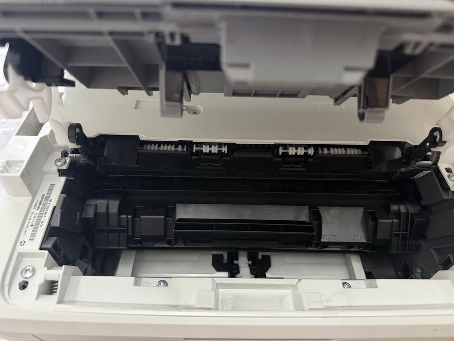 HP LaserJet M141w (принтер + сканер + копир, Wi‑Fi).