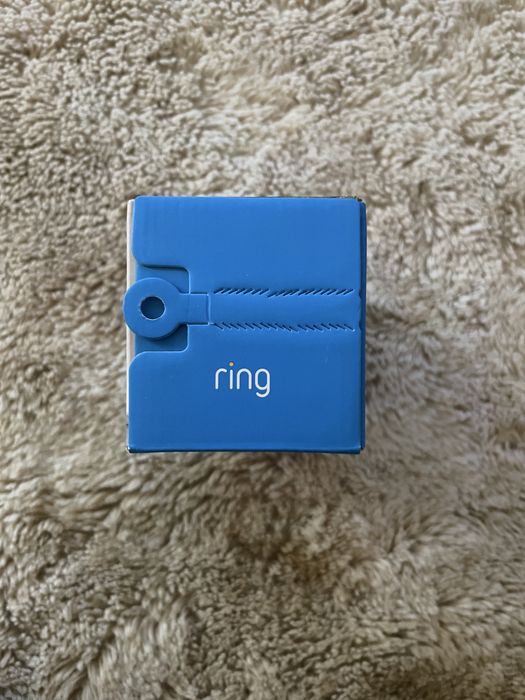 Sonerie video Ring – model cu baterie reîncărcabilă