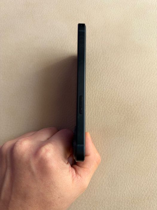 iPhone 13 128GB Midnight Blue