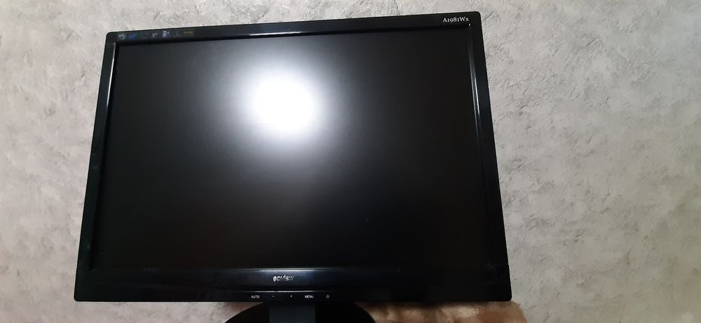 Монитор 19 диагональ