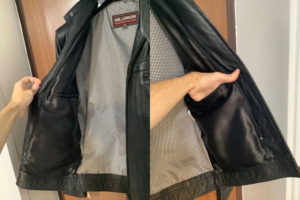 Jacheta de piele cu gluga detașabilă