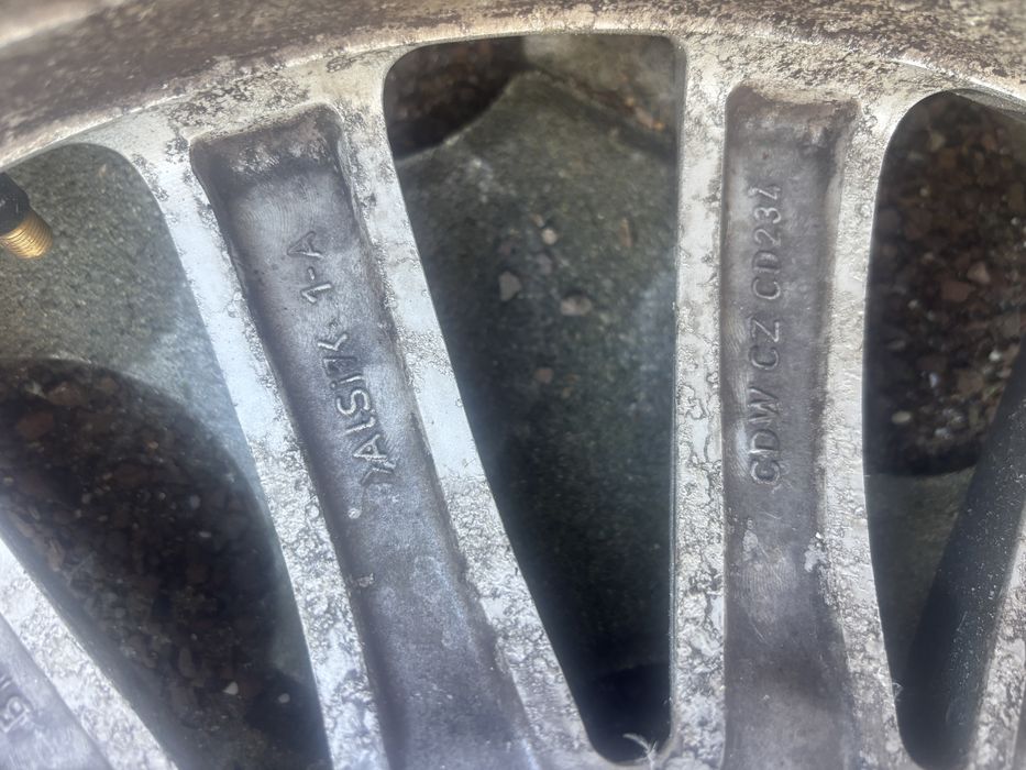 Един брой джанта 5х120 18