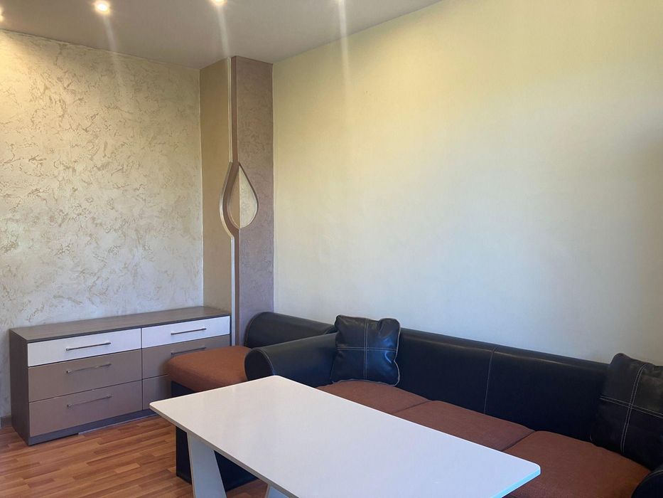 Дава се под наем Двустаен апартамент в Пловдив, Христо Смирненски - 65 кв.м за 407.49 € - Снимка #1