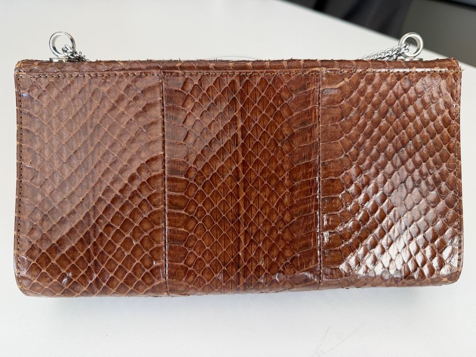 Geanta din piele de şarpe