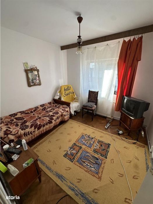 3 camere decomandat cu 2 bai centrala bloc mansardat cu loc de parcare — fotografia 3