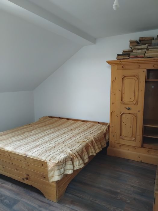 Închiriez  camera  la casa