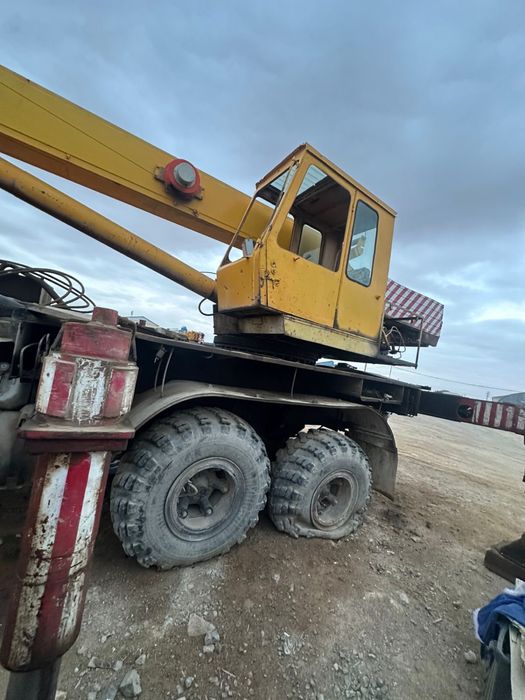 Автокран Краз 16 тонник