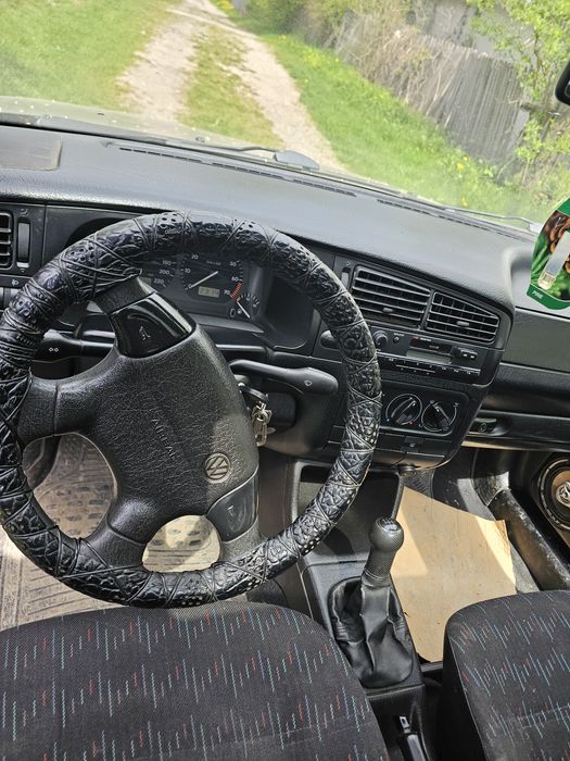 Vand  vw golf 3 1.6 benzina