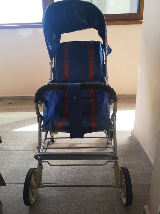Продавам сгъваема детска количка.