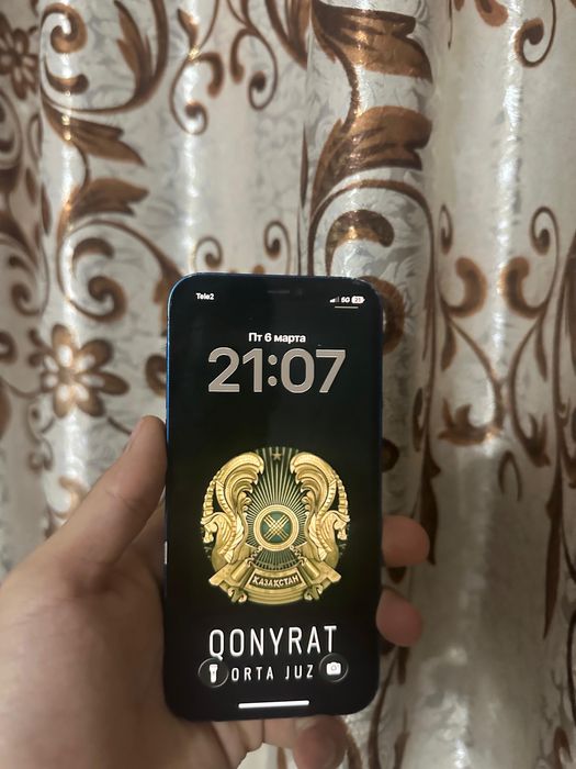 продаю айфон 12