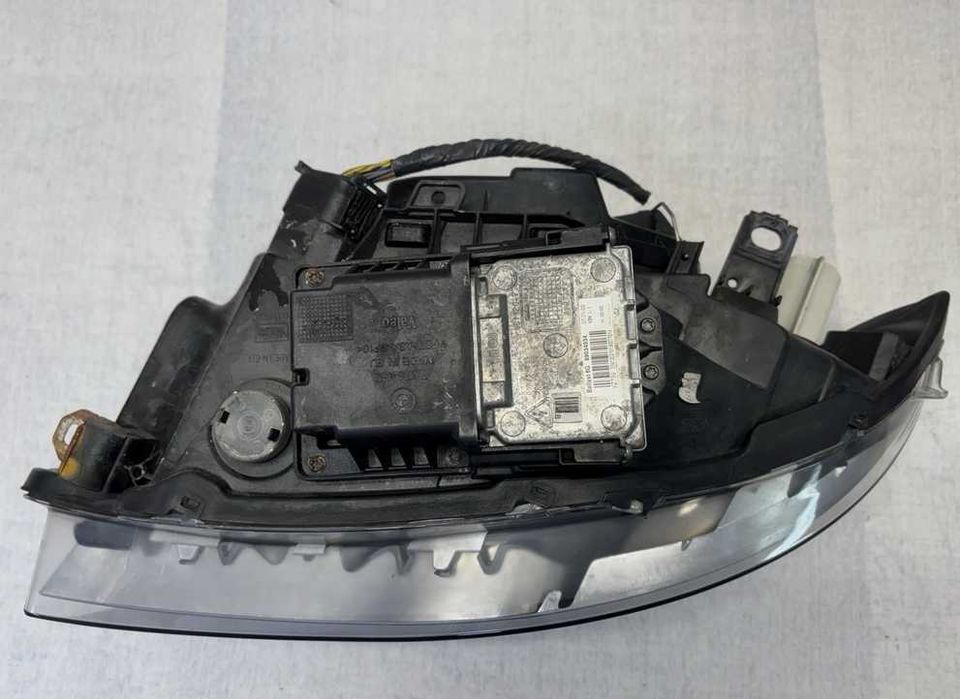 Far bixenon bi xenon BMW seria 1 E87 E82 E81 E88 LCI complet 2010