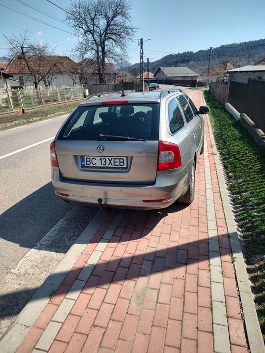 Mașina skoda Octavia