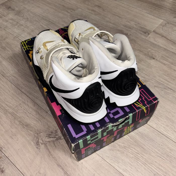 Кроссовки Kyrie 6