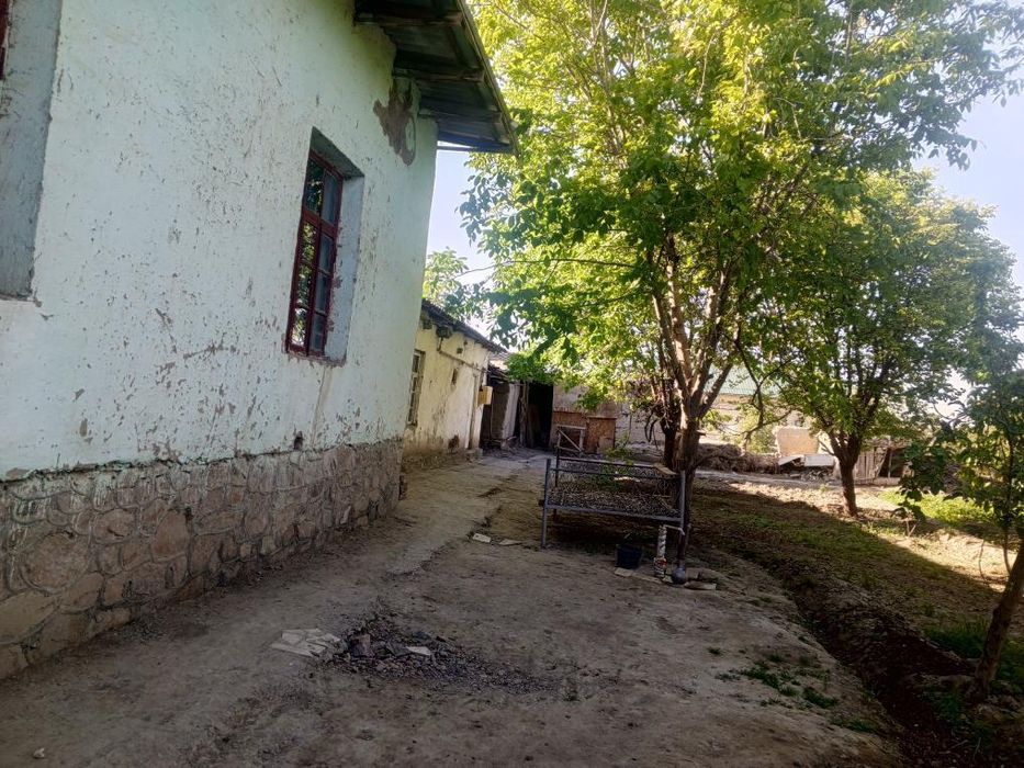 Uy tez va arzon kelishilgan narxda sotiladi