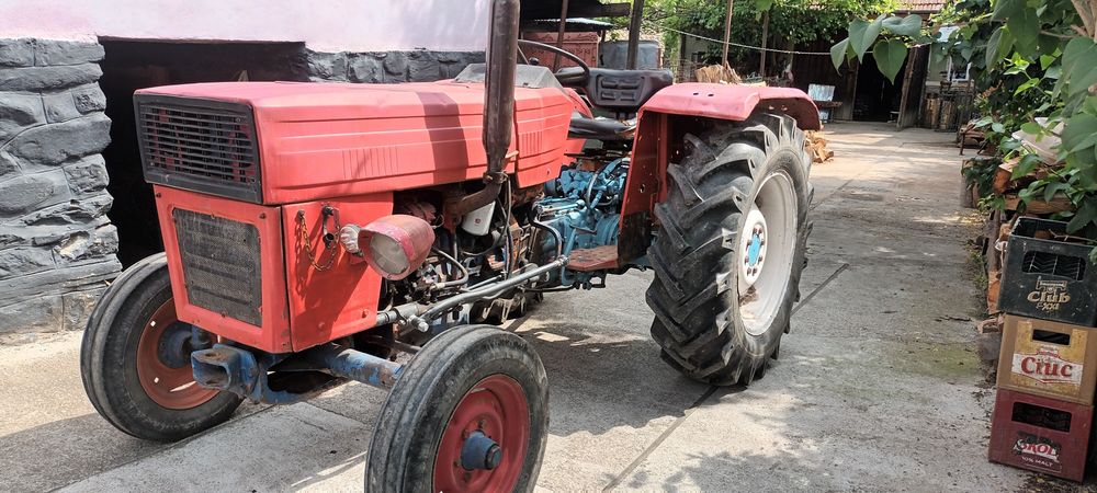 Vând tractor u445