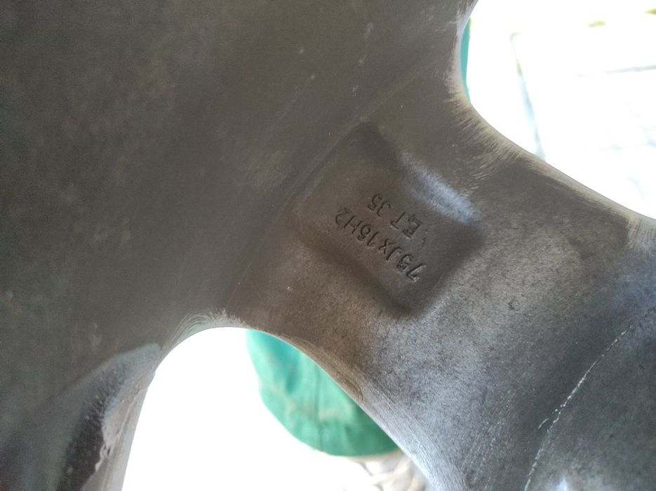 Гуми с джанти Мерцедес 16