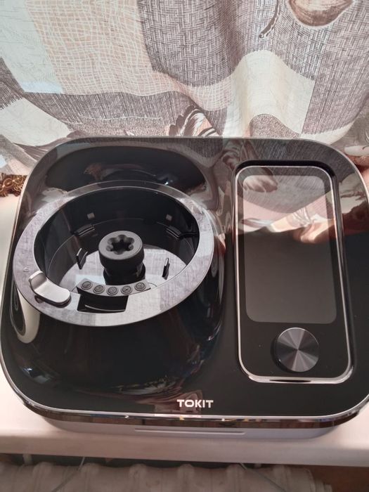Продам кухонный комбайн Toklt