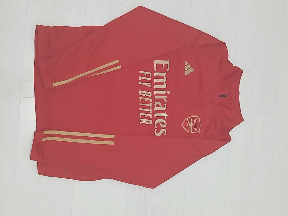 Продам футбольную форму арсенал одежда